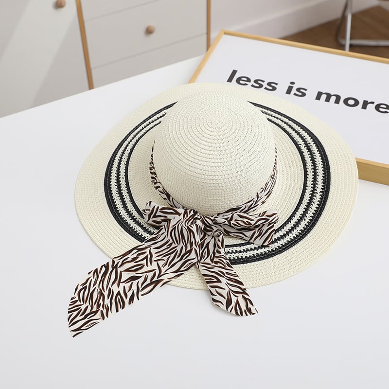 Trendy Women's Foldable Beach Hat for Stylish Looks